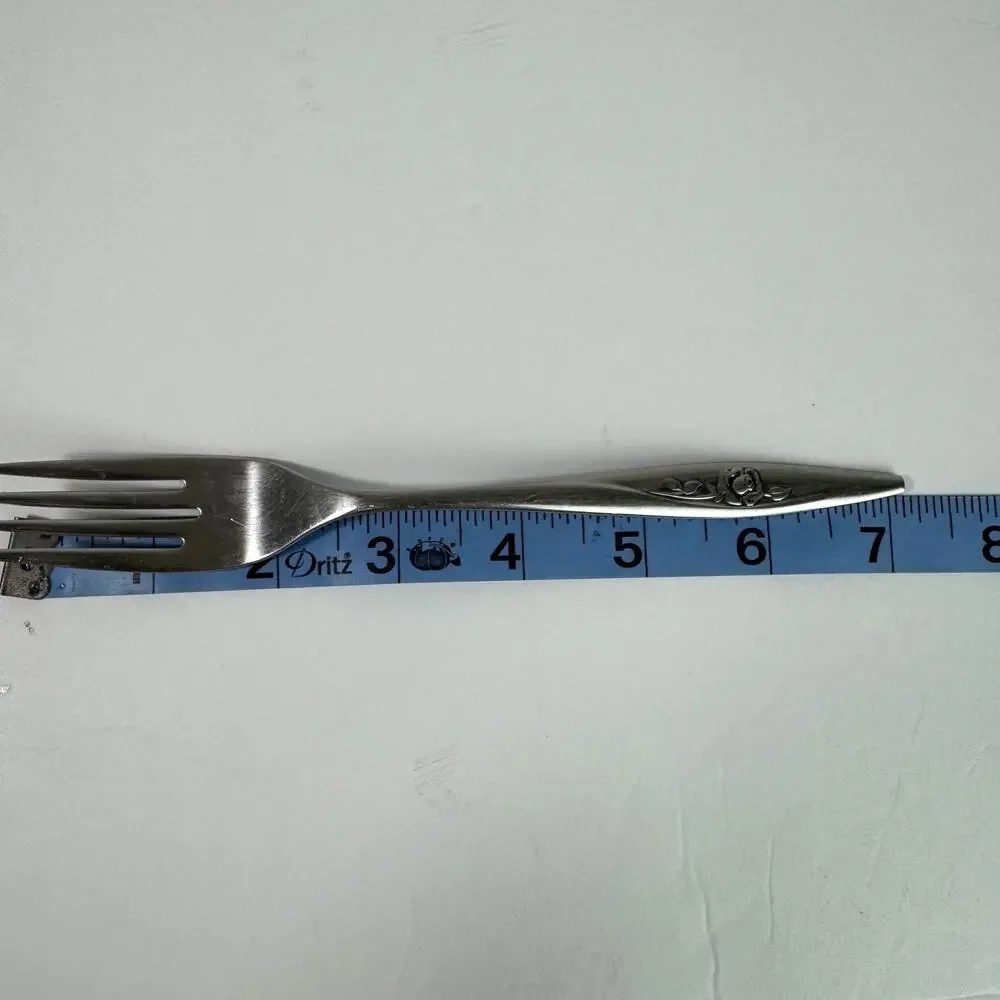 Fork Lasting Rose (Stainless) by Oneida Silver Discontinued 7‎ 1/4
